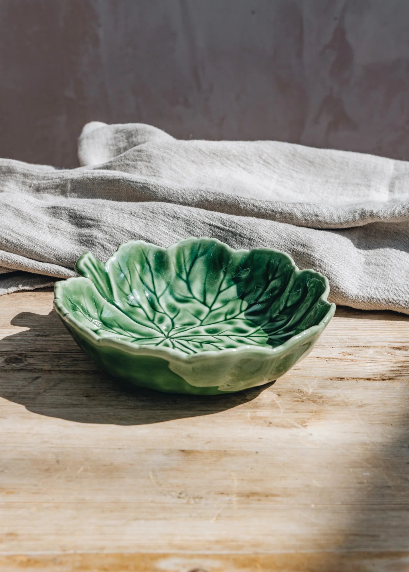 Bordallo-Pinheiro-Geranium-Leaf-Bowl